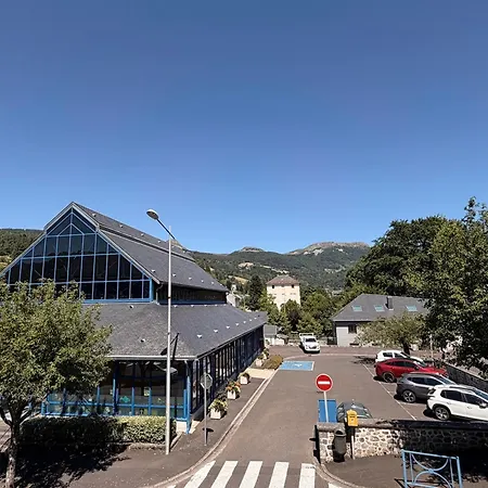 T3 Vue Montagne - 5 Pers. * La Bourboule